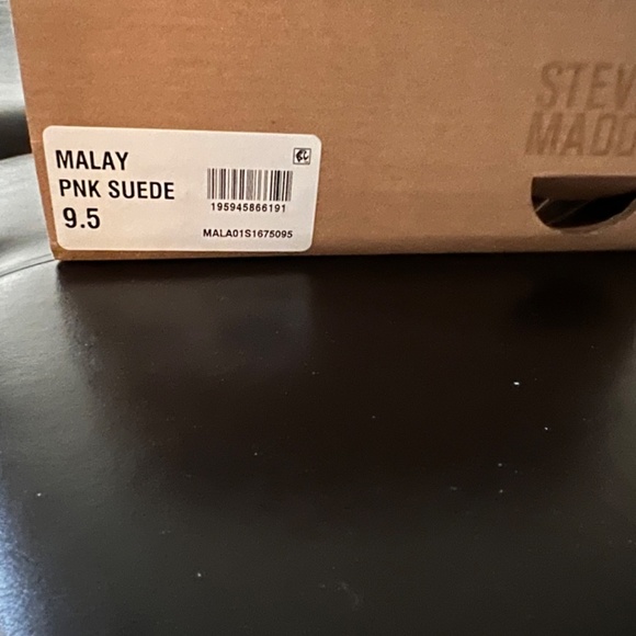Steve Madden Malay in Pink Suede - Picture 3 of 5